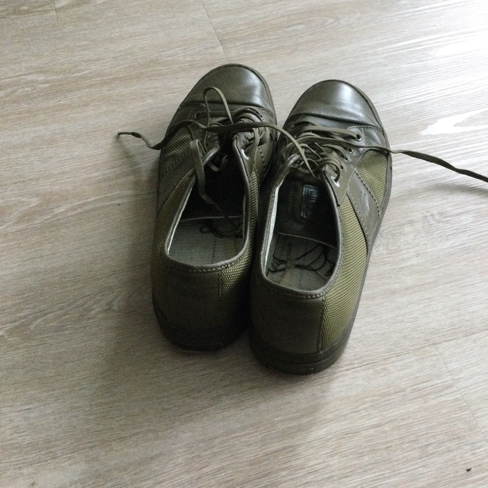 Lacoste Olive Green Low-Top Lace-Up Sneakers